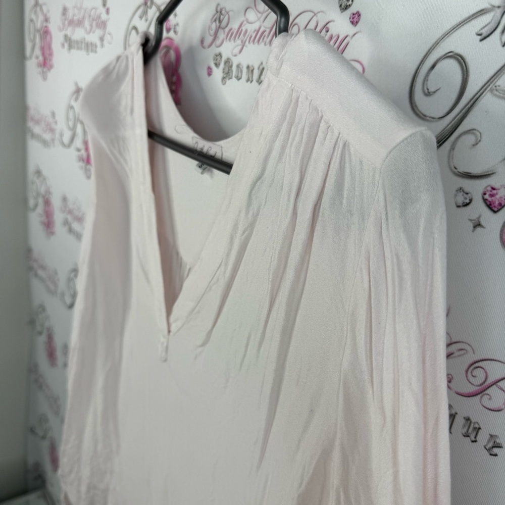 On The Road long sleeve V-neck light, pink flowy Women's Blouse - Soft Pink top - Picture 5 of 11
